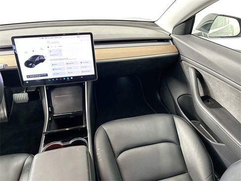 Used 2018 Tesla Model 3 Mid Range image 22