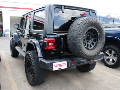 Used 2019 Jeep Wrangler Unlimited Sahara w/ Safety Group AWD/4WD image 8