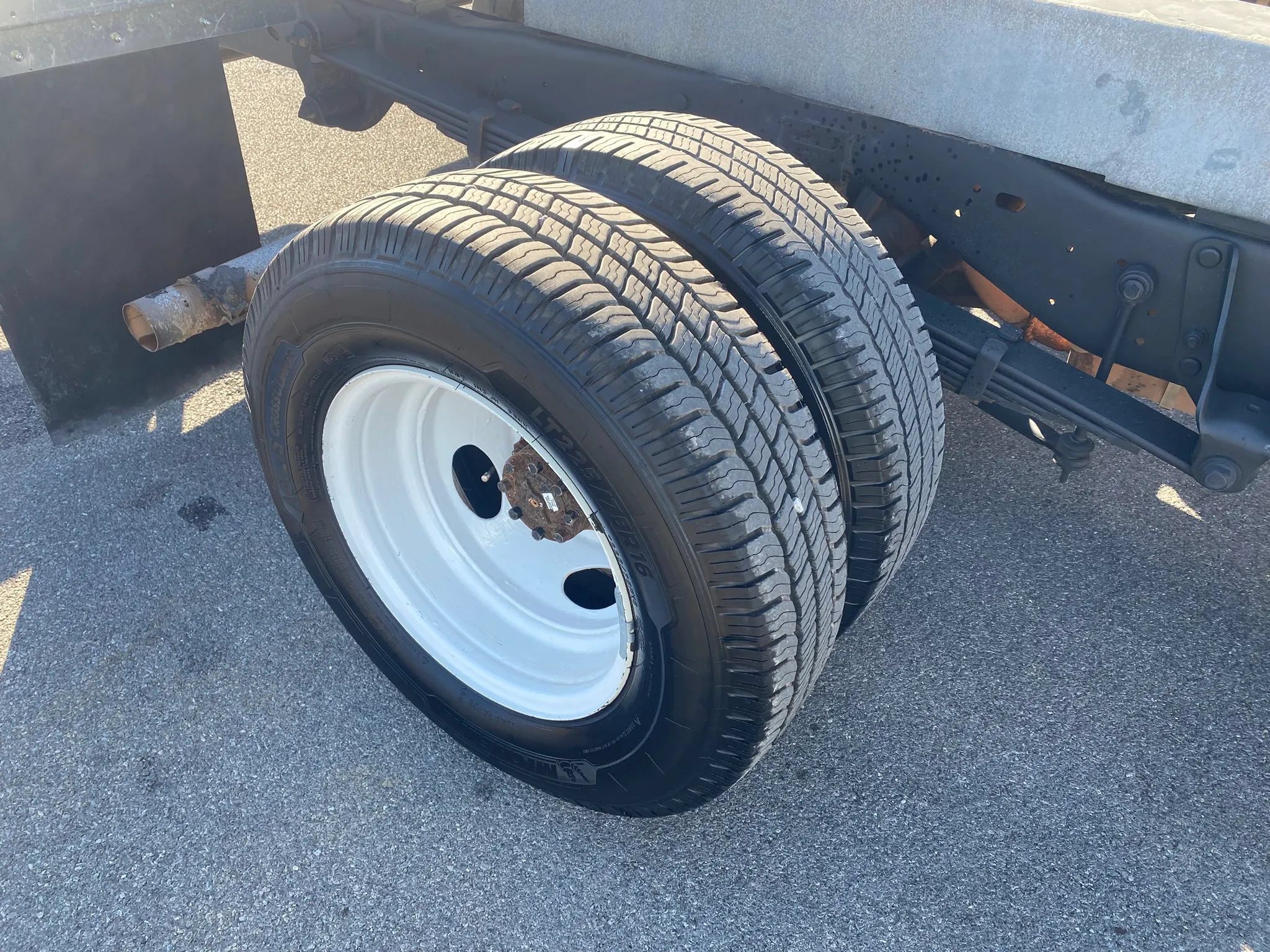 Used 2011 Ford E-450 and Econoline 450 Super Duty RWD image 21