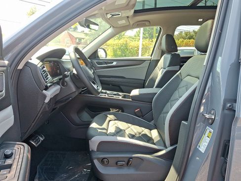 New 2026 Volkswagen Atlas Peak Edition AWD/4WD image 9