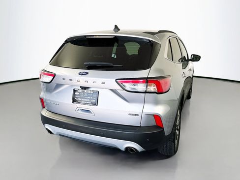 Used 2022 Ford Escape Titanium AWD/4WD image 7