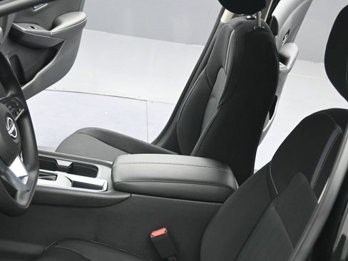 Certified 2025 Nissan Sentra SV image 18