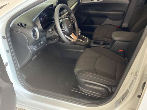 Used 2020 Kia Forte LXS FWD image 25