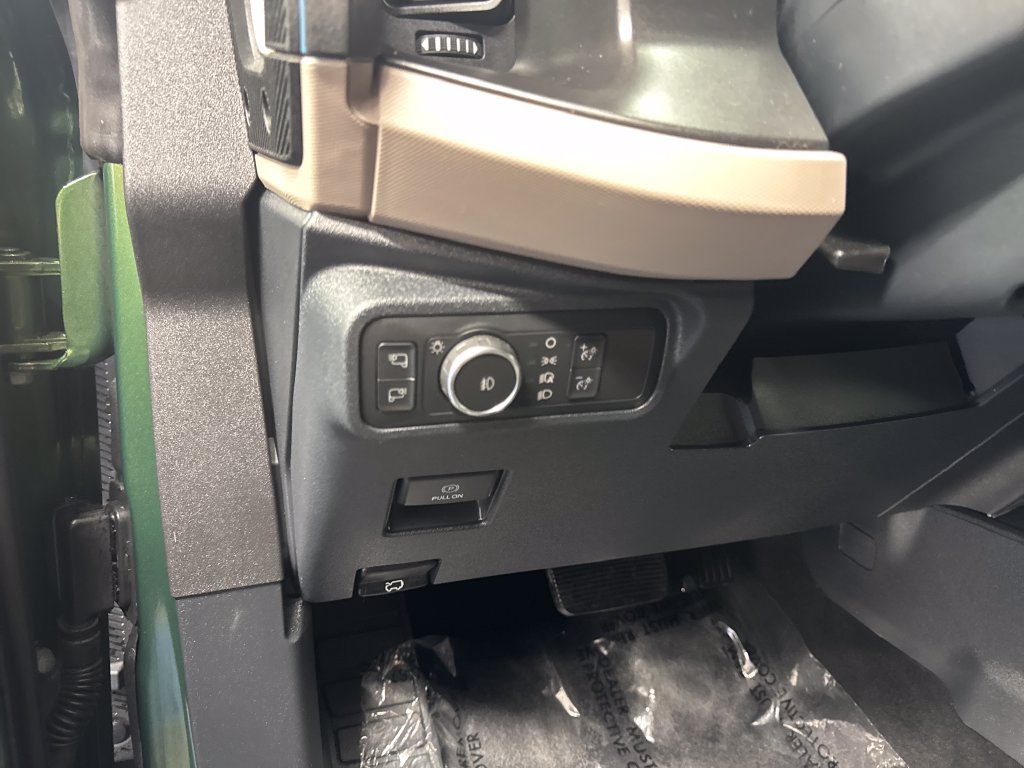 Used 2022 Ford Bronco 4-Door AWD/4WD image 33