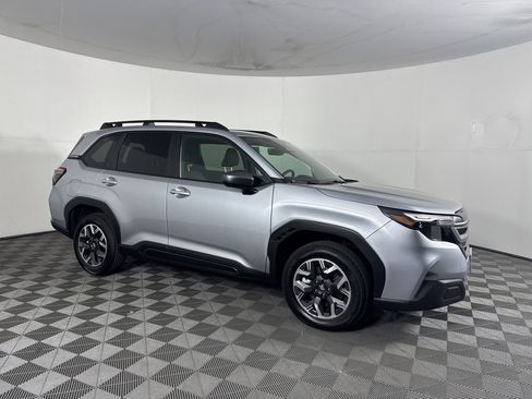 Used 2026 Subaru Forester Premium image 2