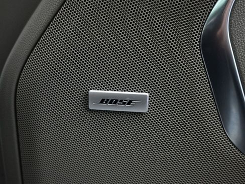 Used 2022 GMC Yukon SLT w/ SLT Premium Package image 11