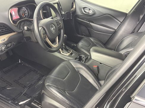 Used 2014 Jeep Cherokee Limited w/ Luxury Group AWD/4WD image 11
