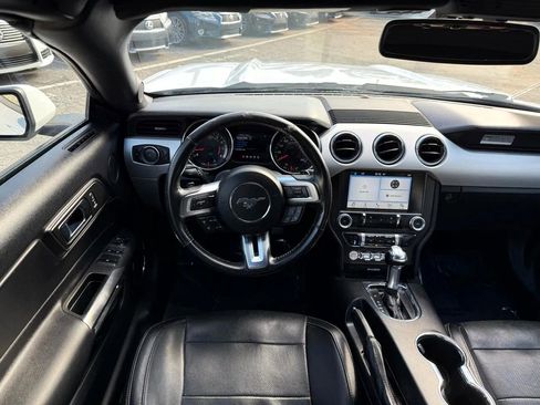 Used 2016 Ford Mustang Premium image 19