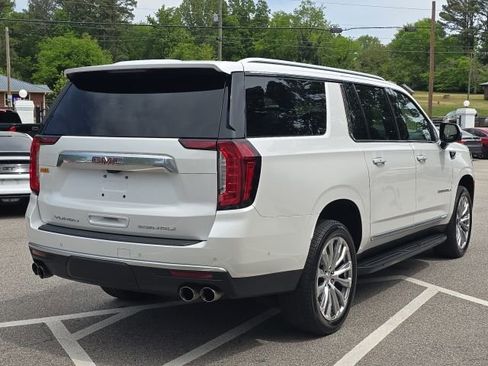 Used 2024 GMC Yukon XL Denali w/ Advanced Technology Package image 5