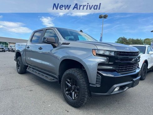 Used 2020 Chevrolet Silverado 1500 LT Trail Boss image 2