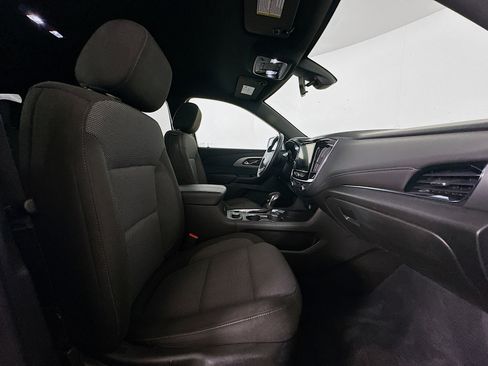 Used 2023 Chevrolet Traverse LT image 32
