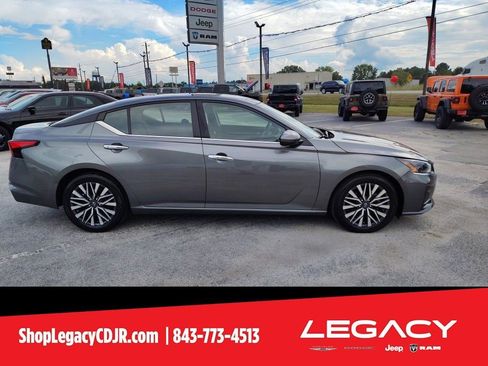 Used 2023 Nissan Altima 2.5 SV image 5