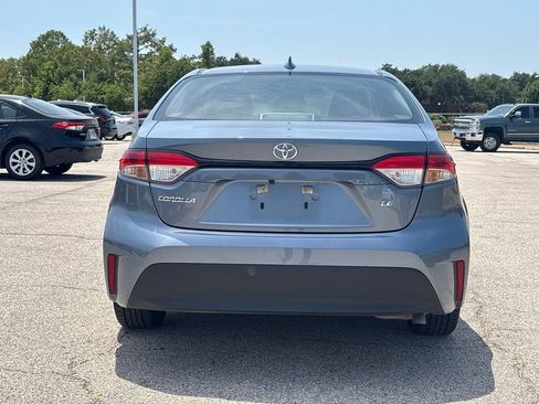 Used 2025 Toyota Corolla LE FWD image 5