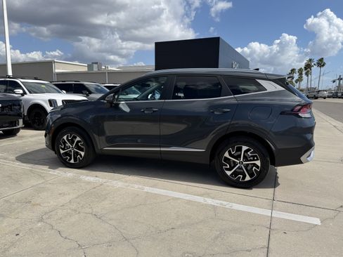 Certified 2024 Kia Sportage EX image 7