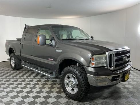 Used 2005 Ford F350 Lariat AWD/4WD image 3