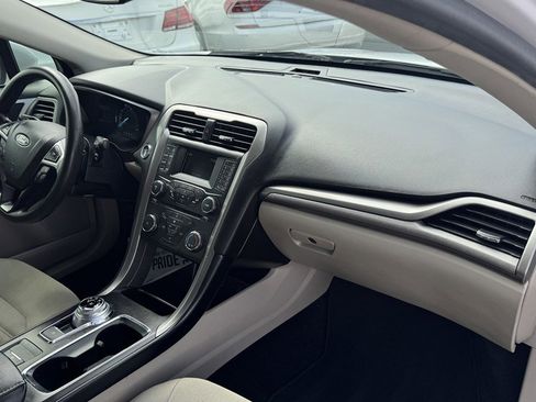 Used 2018 Ford Fusion SE FWD image 26
