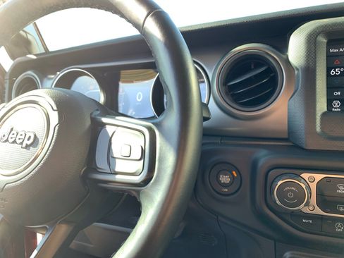 Used 2021 Jeep Wrangler Sport S image 25