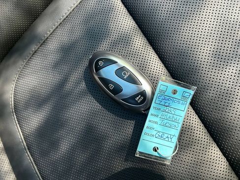 Used 2025 Hyundai Tucson Limited AWD/4WD image 35