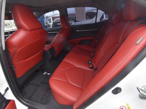 Used 2018 Toyota Camry XSE w/ Driver Assist Package FWD image 8