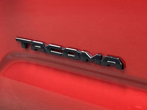 Used 2022 Toyota Tacoma SR5 w/ Technology Package RWD image 37