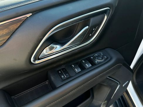 Used 2023 Chevrolet Suburban Premier image 14