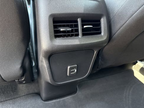 Used 2023 Chevrolet Equinox LT image 11