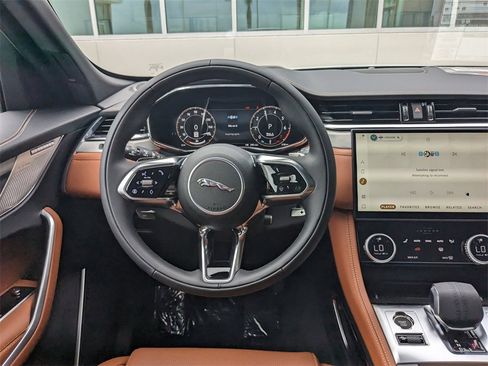 New 2026 Jaguar F-PACE R-Dynamic S image 12