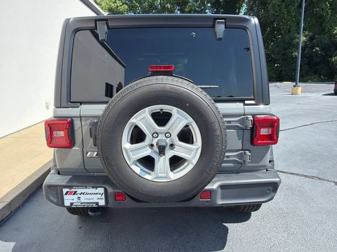 Used 2022 Jeep Wrangler Unlimited Sport AWD/4WD image 11