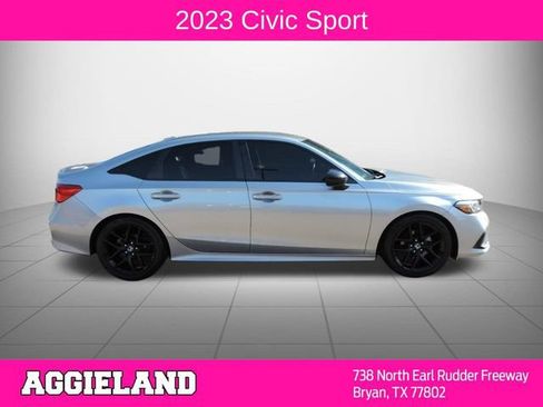 Used 2023 Honda Civic Sport image 2
