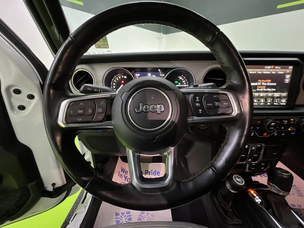 Used 2022 Jeep Wrangler Unlimited Sahara AWD/4WD image 20