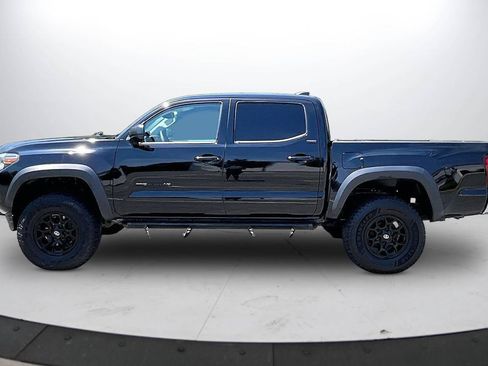 Used 2023 Toyota Tacoma SR5 RWD image 5