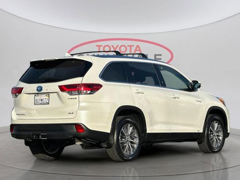 Certified 2019 Toyota Highlander XLE image 4