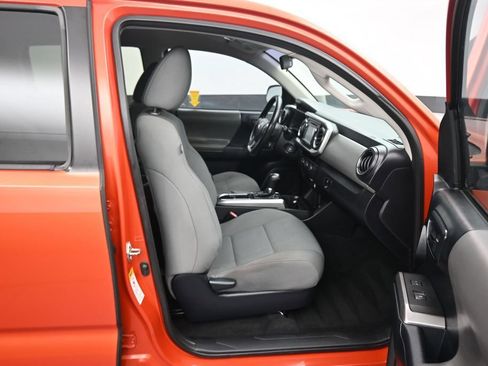 Used 2016 Toyota Tacoma SR5 w/ Towing Package RWD image 40