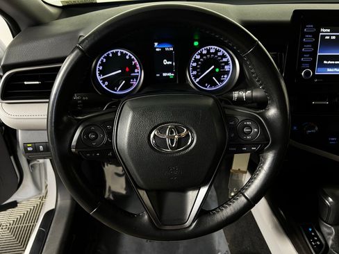 Used 2024 Toyota Camry SE image 15