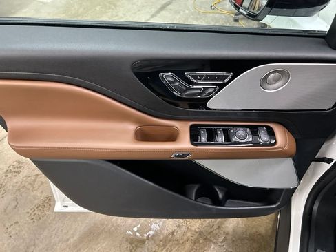 Certified 2023 Lincoln Aviator Reserve w/ Equipment Group 201A AWD/4WD image 13