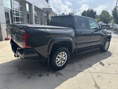 Used 2026 Toyota Tacoma SR5 AWD/4WD image 6