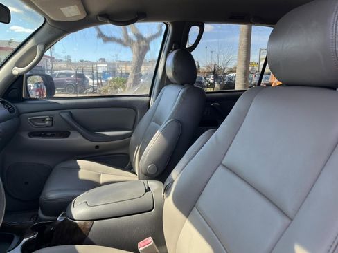 Used 2005 Toyota Sequoia SR5 image 19