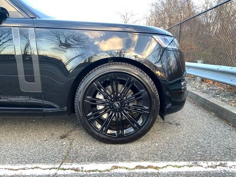 Certified 2023 Land Rover Range Rover SE image 11