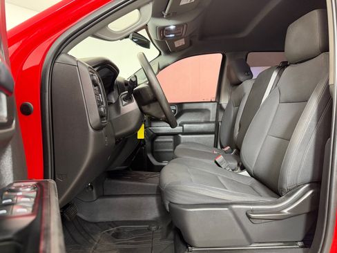 Used 2019 Chevrolet Silverado 1500 Custom Trail Boss w/ Custom Convenience Package image 4