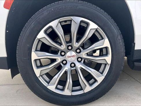 Used 2021 GMC Yukon Denali image 9