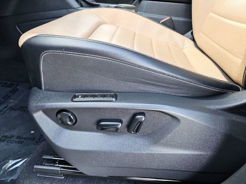 Used 2022 Volkswagen Atlas Cross Sport SEL Premium R-Line image 25