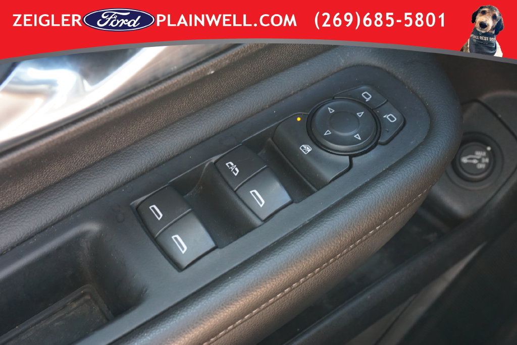 Used 2024 GMC Terrain SLT AWD/4WD image 30