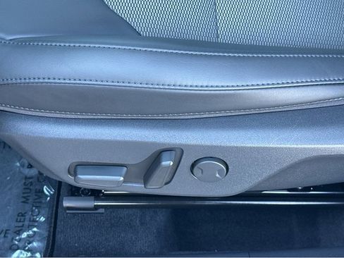 Certified 2025 Kia Niro EX image 31