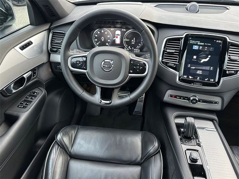 Used 2022 Volvo XC90 T8 R-Design w/ Advanced Package image 19