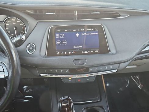 Used 2023 Cadillac XT4 Premium Luxury image 15
