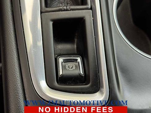 Used 2021 Chevrolet Equinox LS image 31