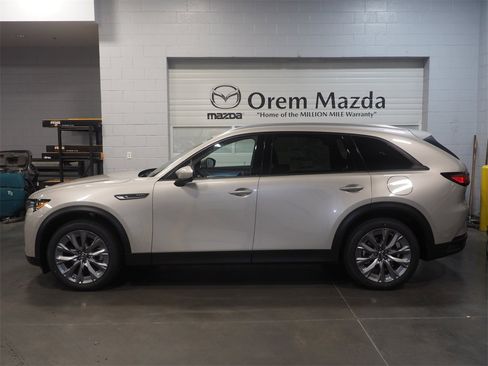 New 2026 MAZDA CX-90 Plug-In Hybrid w/ Preferred image 8