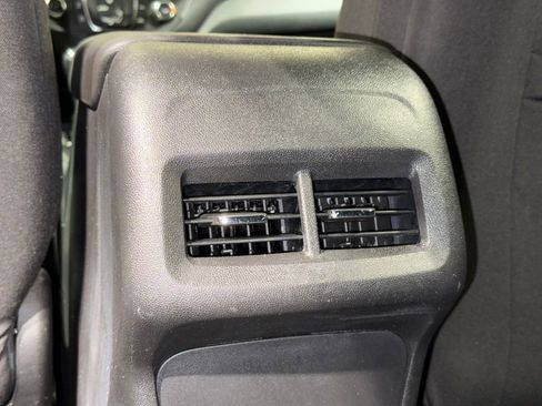 Used 2019 Chevrolet Equinox LT image 17