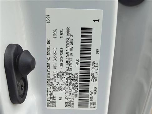 New 2025 Toyota Tundra SR w/ SR Tow Package AWD/4WD image 18