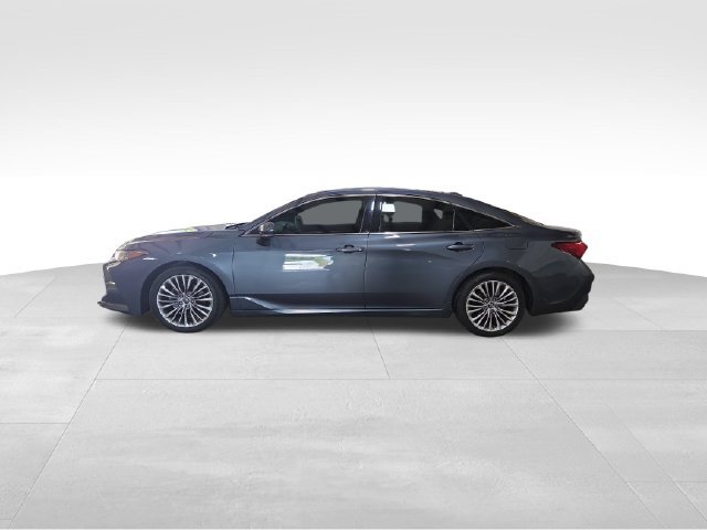 Used 2019 Toyota Avalon Limited w/ Advanced Safety Package FWD image 3